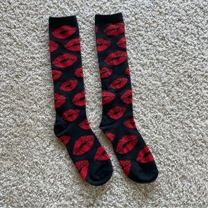 Black and Red Lip Print Socks